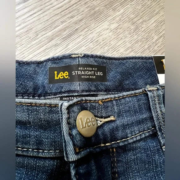Lee WOMEN'S INSTANTLY SLIMS RELAXED FIT STRAIGHT LEG JEAN size 10 - Picture 3 of 7